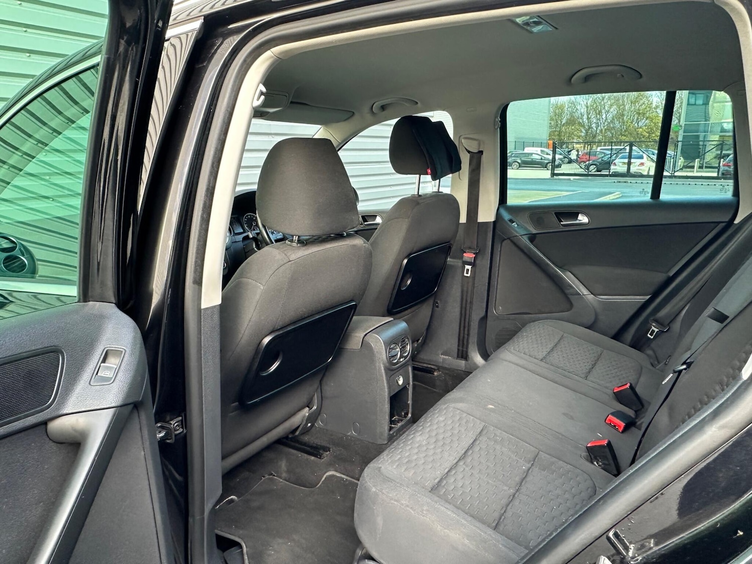 Used Volkswagen Tiguan 2011 for sale - 76886954: Photo 51