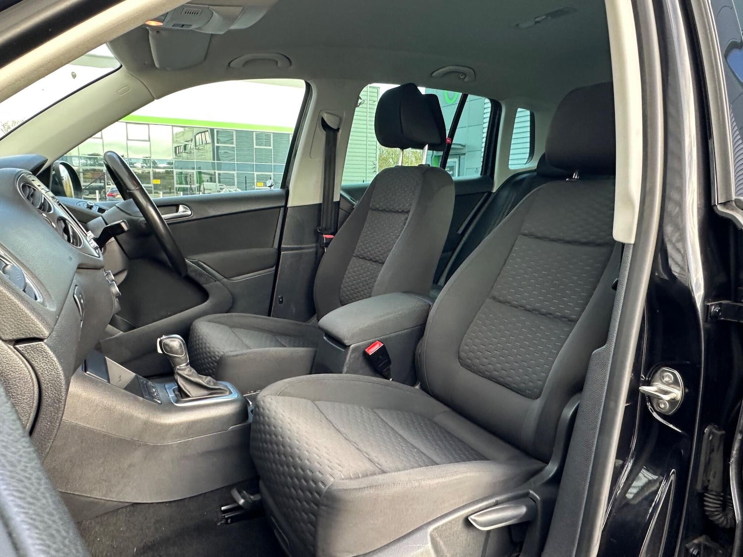 Used Volkswagen Tiguan 2011 for sale - 76886954: Photo 52