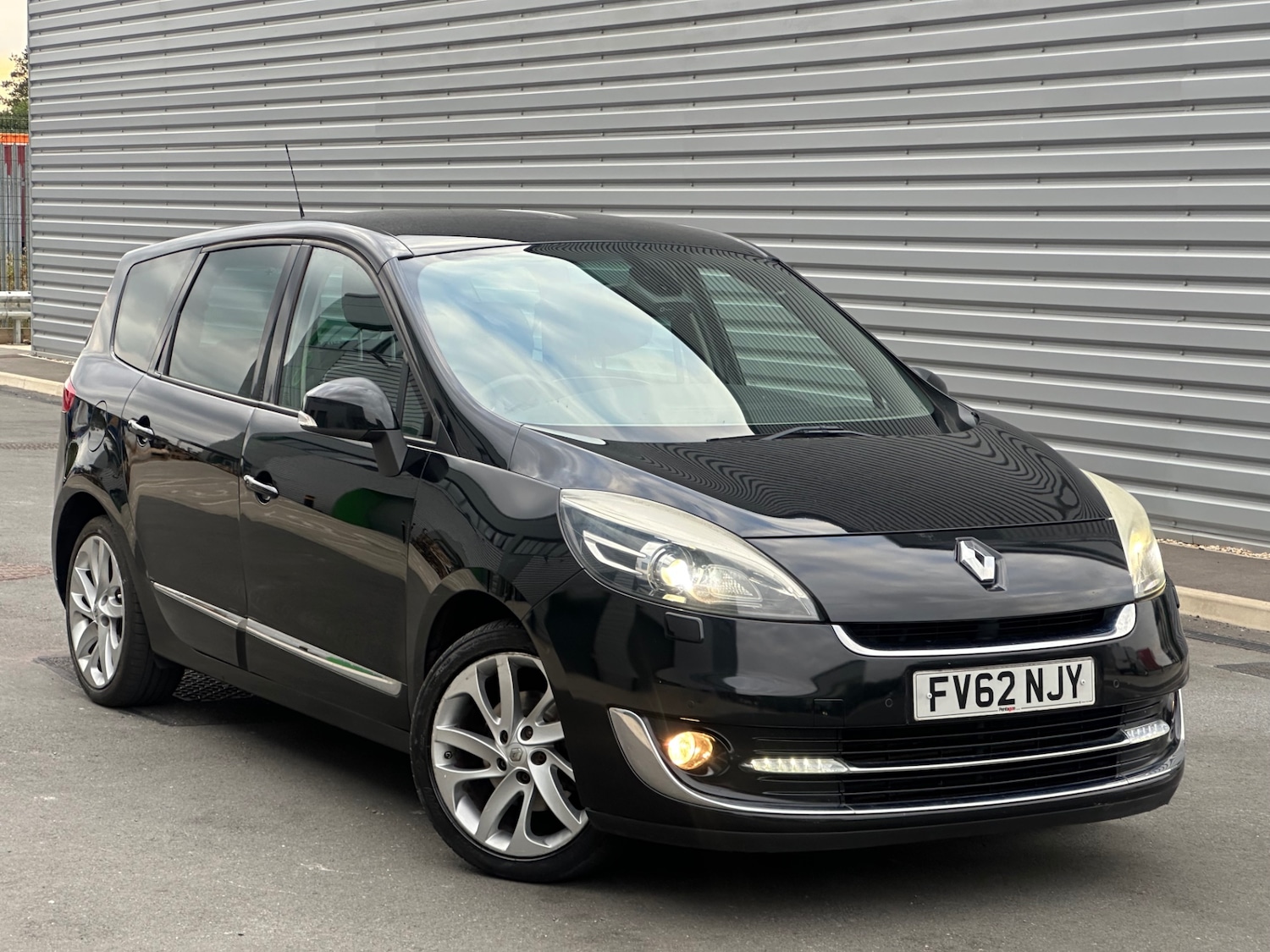 Used Renault Grand Scenic 2012 for sale - 76670952: Photo 1