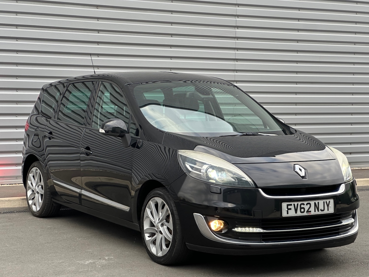 Used Renault Grand Scenic 2012 for sale - 76670952: Photo 4