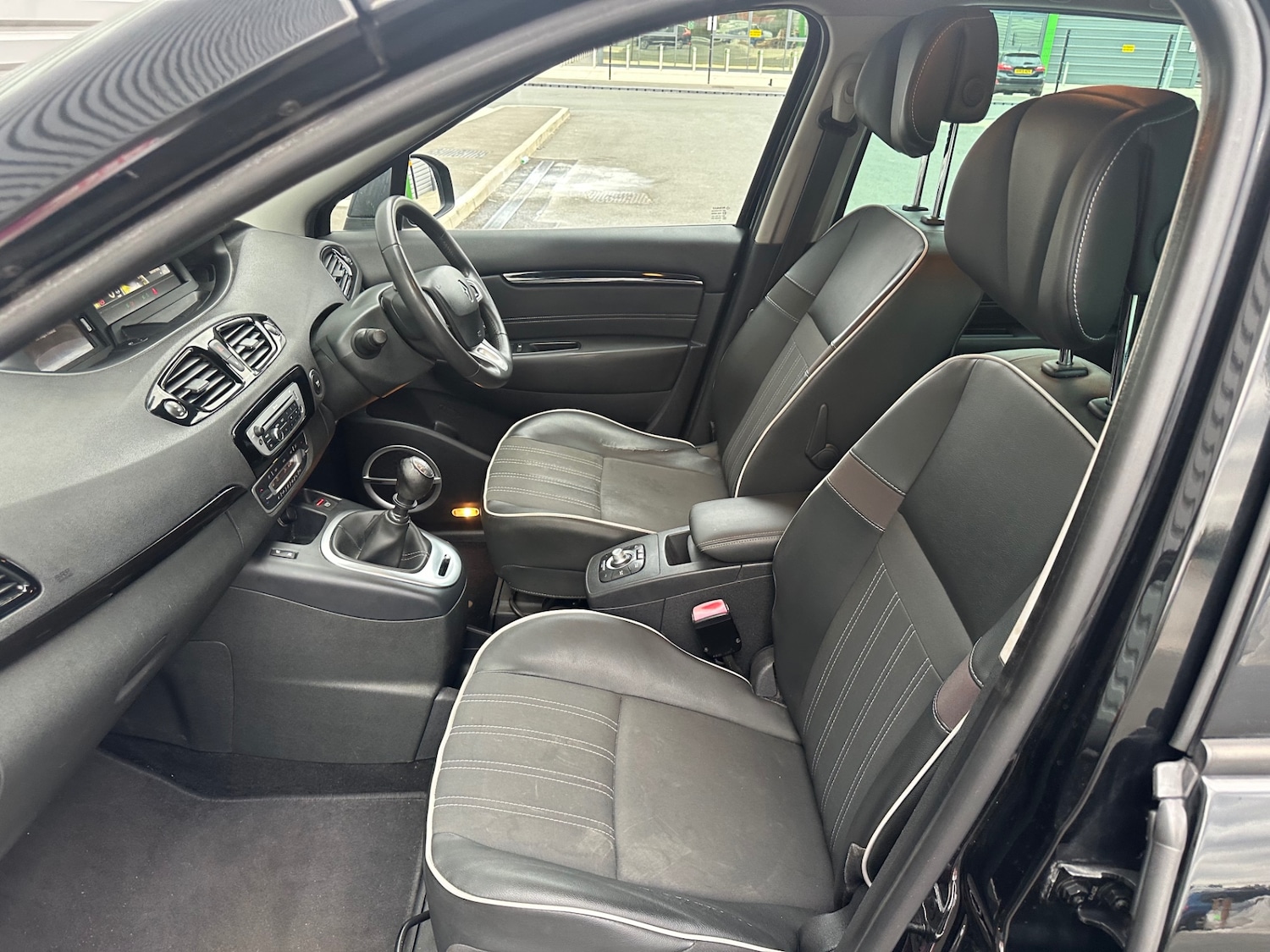 Used Renault Grand Scenic 2012 for sale - 76670952: Photo 45