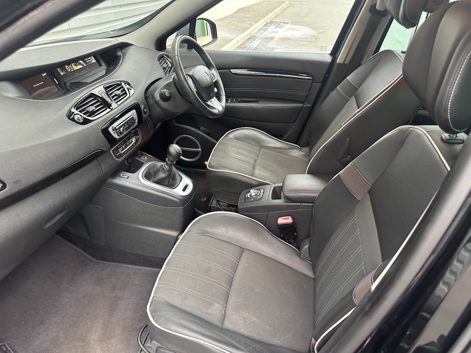 Used Renault Grand Scenic 2012 for sale - 76670952: Photo 46