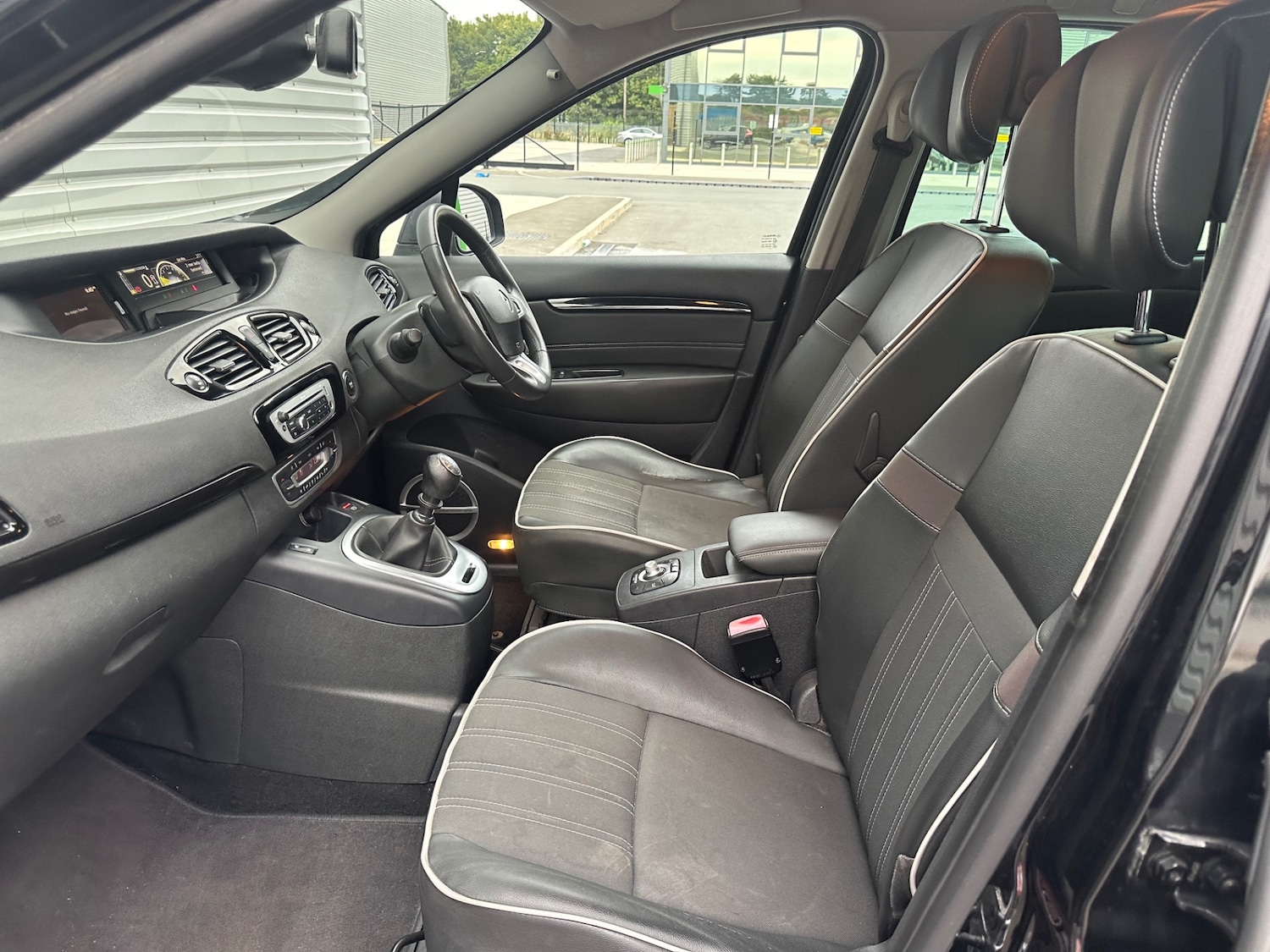 Used Renault Grand Scenic 2012 for sale - 76670952: Photo 48