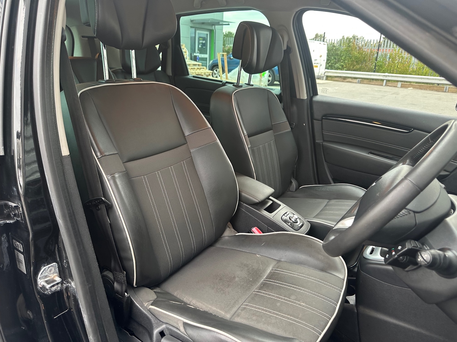 Used Renault Grand Scenic 2012 for sale - 76670952: Photo 49