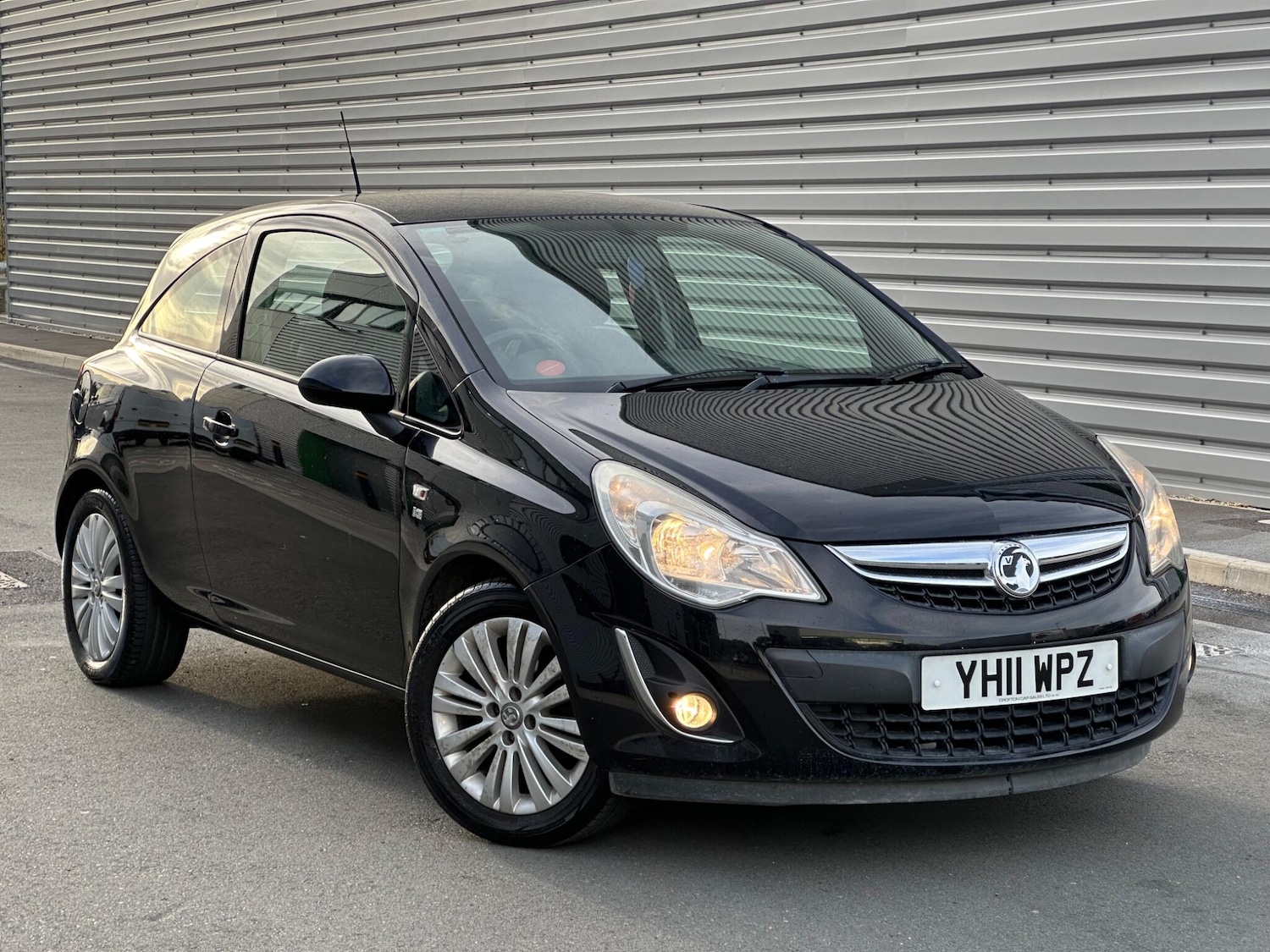 Used Vauxhall Corsa 2011 for sale - 76175029: Photo 2