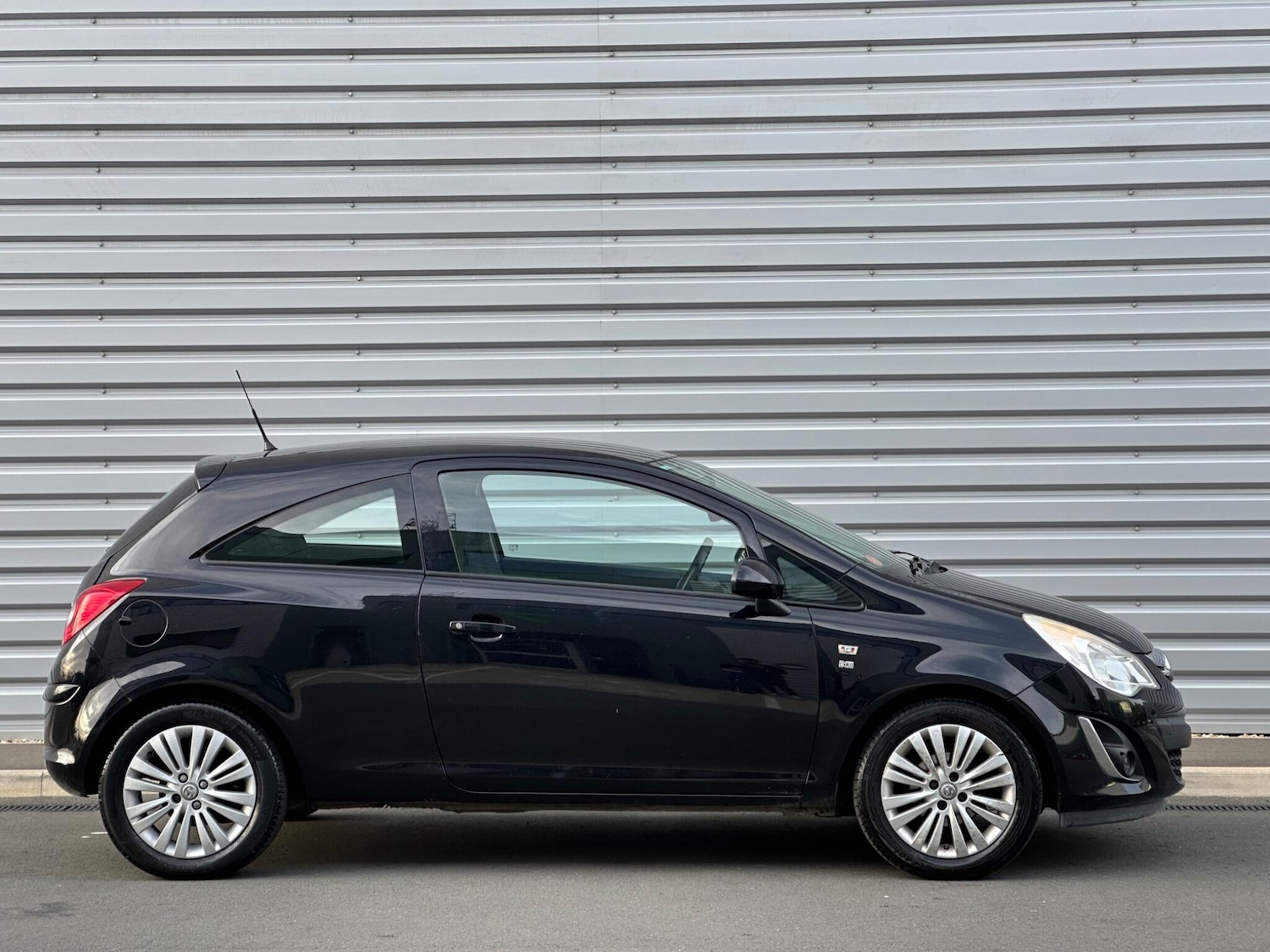 Used Vauxhall Corsa 2011 for sale - 76175029: Photo 6