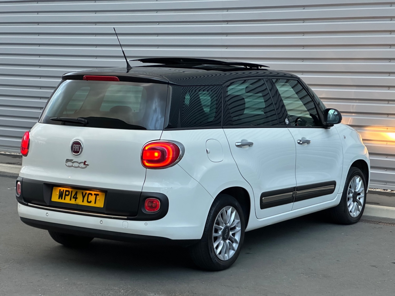 Used Fiat 500L 2014 for sale - 76723394: Photo 23