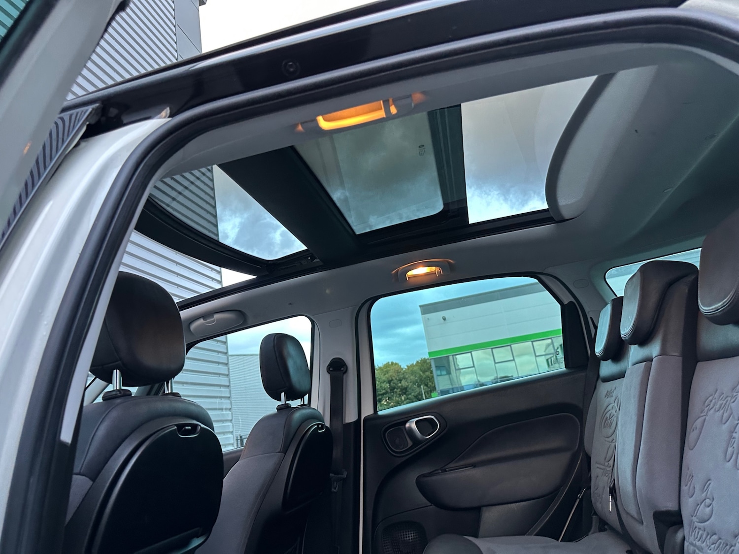 Used Fiat 500L 2014 for sale - 76723394: Photo 45