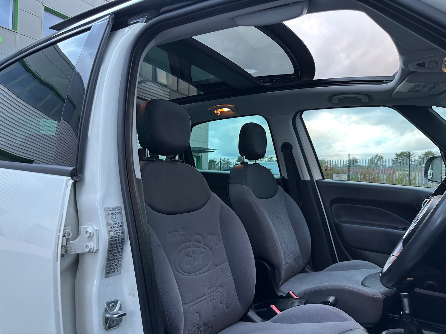 Used Fiat 500L 2014 for sale - 76723394: Photo 57