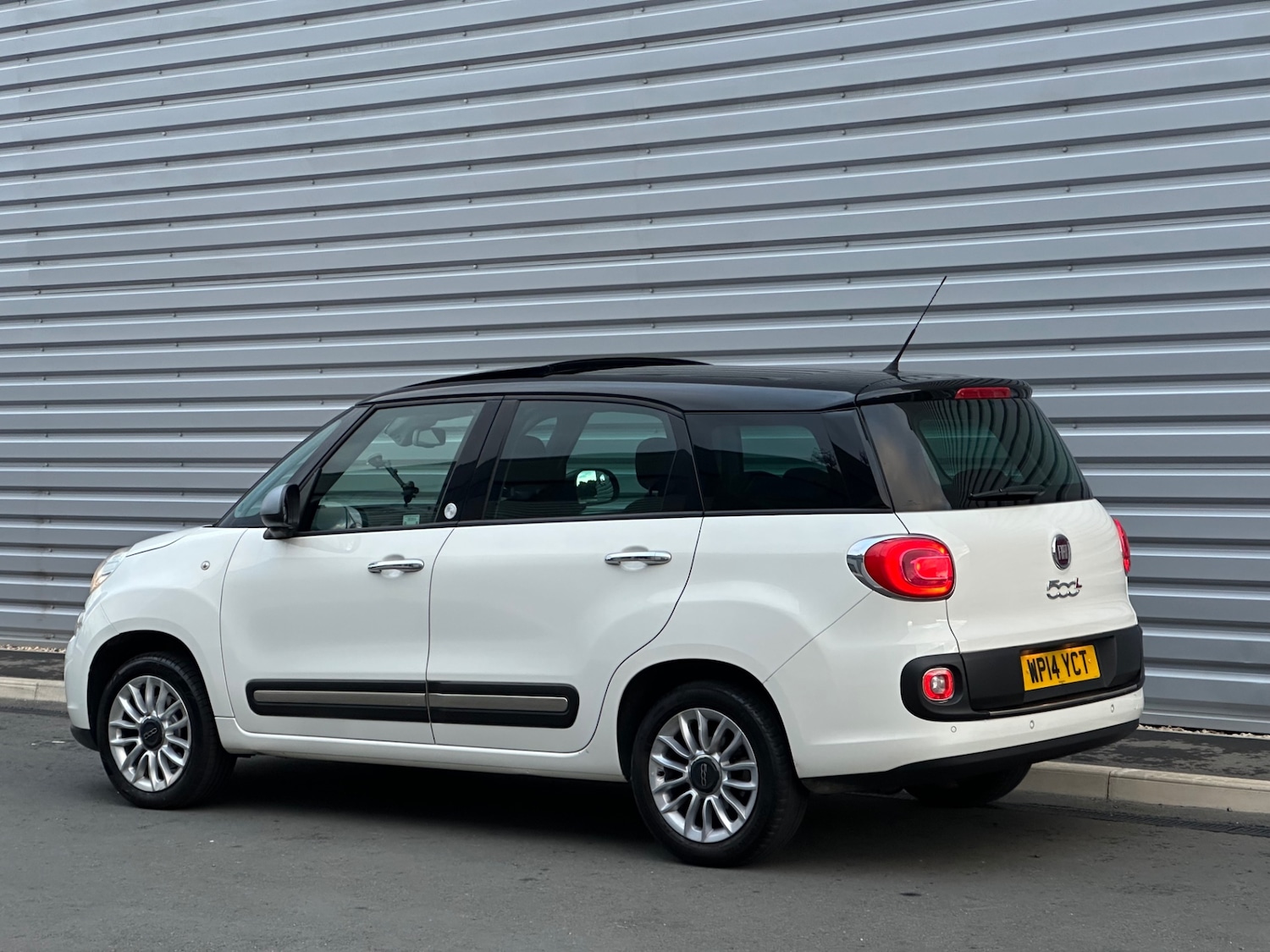 Used Fiat 500L 2014 for sale - 76723394: Photo 7