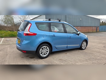 Used Renault Grand Scenic 2015 for sale - 78183487: Photo