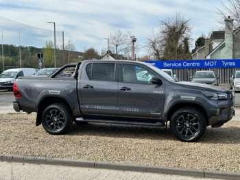 Used Toyota Hilux 2023 for sale - 74111335: Photo