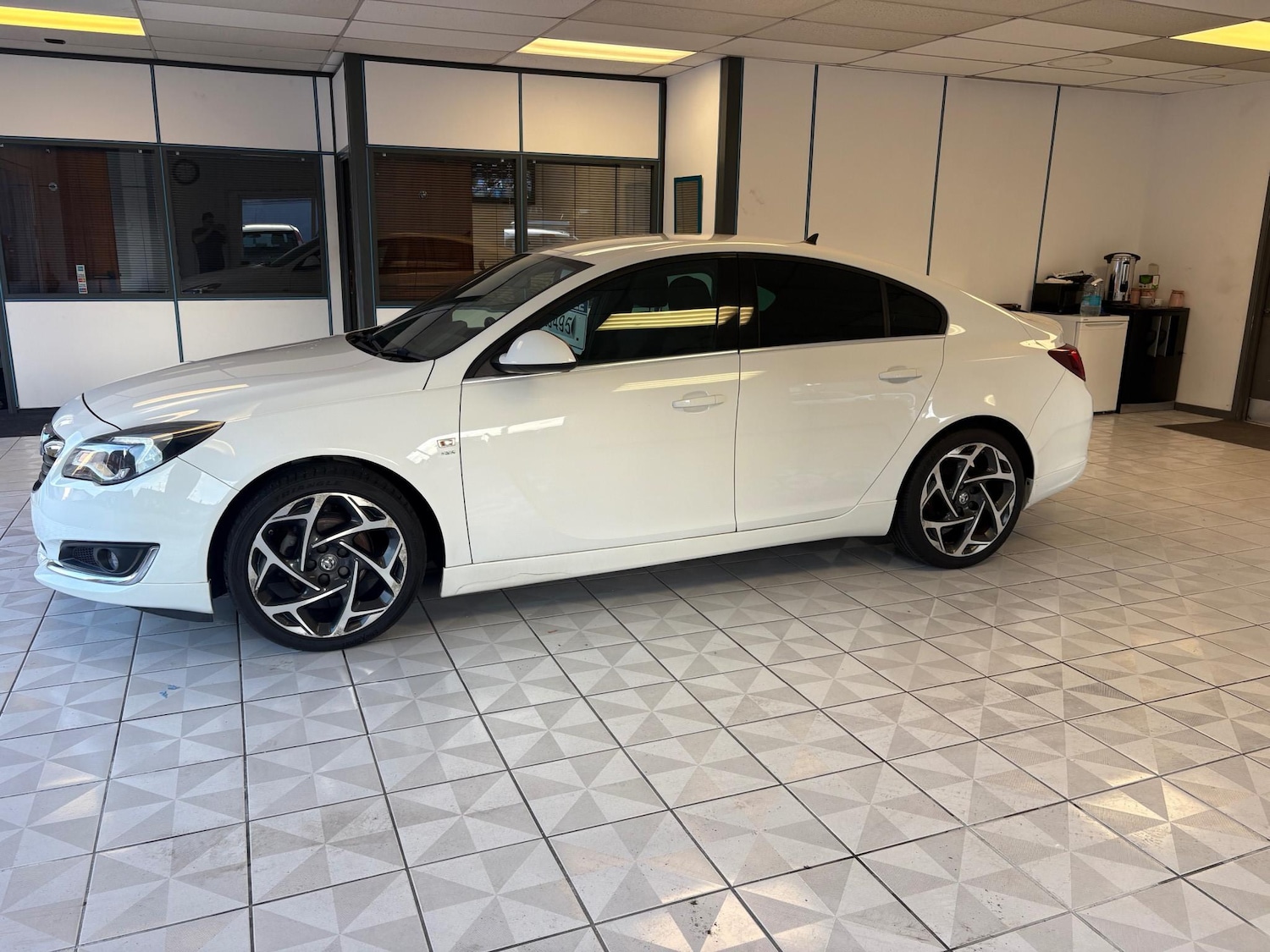 Used Vauxhall Insignia 2016 for sale - 77989481: Photo 5