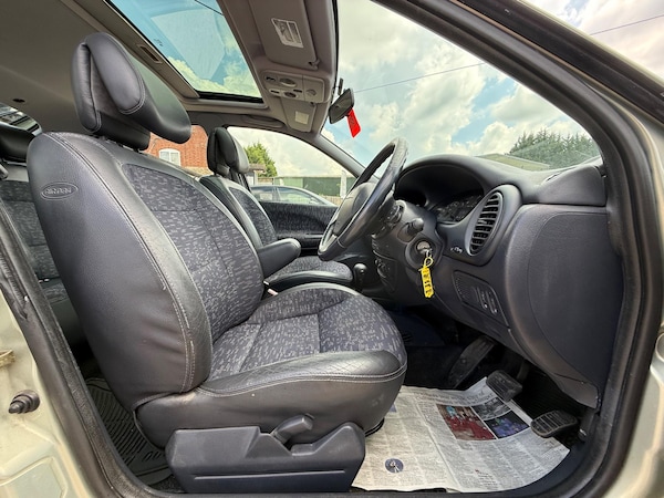 Used Renault Megane 2002 for sale - 74978590: Photo 30