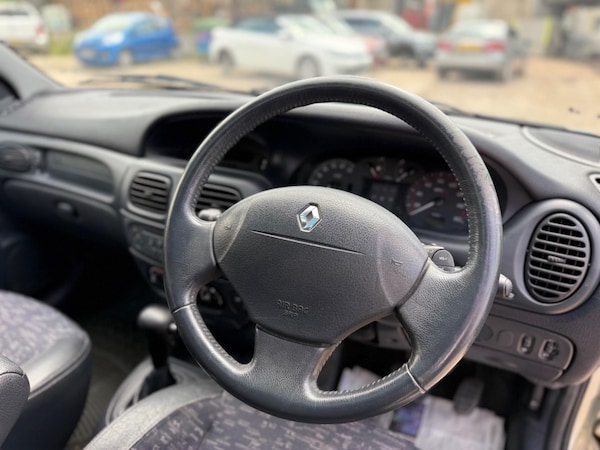 Used Renault Megane 2002 for sale - 74978590: Photo 35