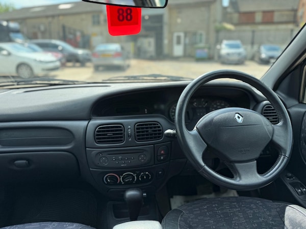 Used Renault Megane 2002 for sale - 74978590: Photo 63