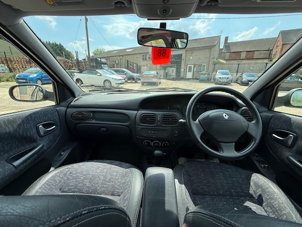 Used Renault Megane 2002 for sale - 74978590: Photo 67