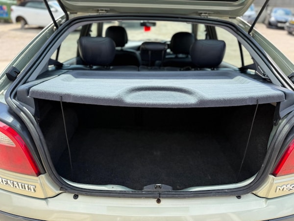 Used Renault Megane 2002 for sale - 74978590: Photo 97