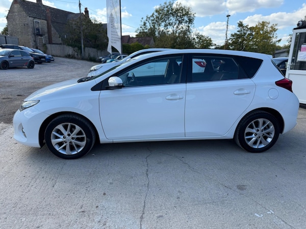 Used Toyota Auris 2014 for sale - 76099539: Photo 13