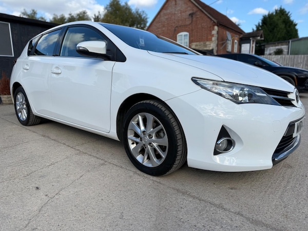 Used Toyota Auris 2014 for sale - 76099539: Photo 17