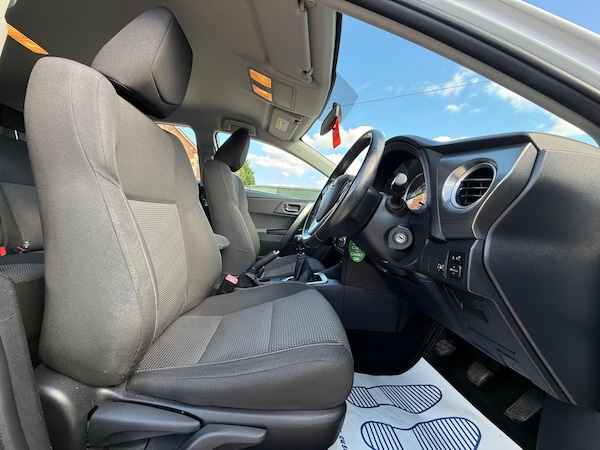 Used Toyota Auris 2014 for sale - 76099539: Photo 38
