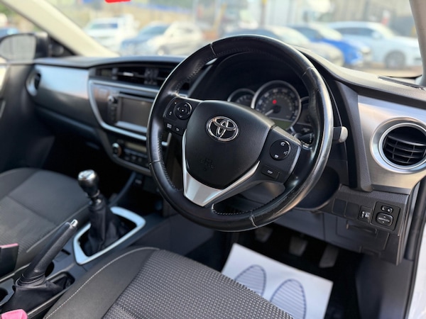 Used Toyota Auris 2014 for sale - 76099539: Photo 4