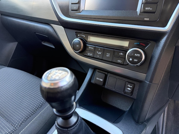 Used Toyota Auris 2014 for sale - 76099539: Photo 70