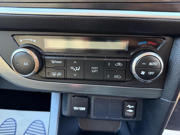 Used Toyota Auris 2014 for sale - 76099539: Photo 71
