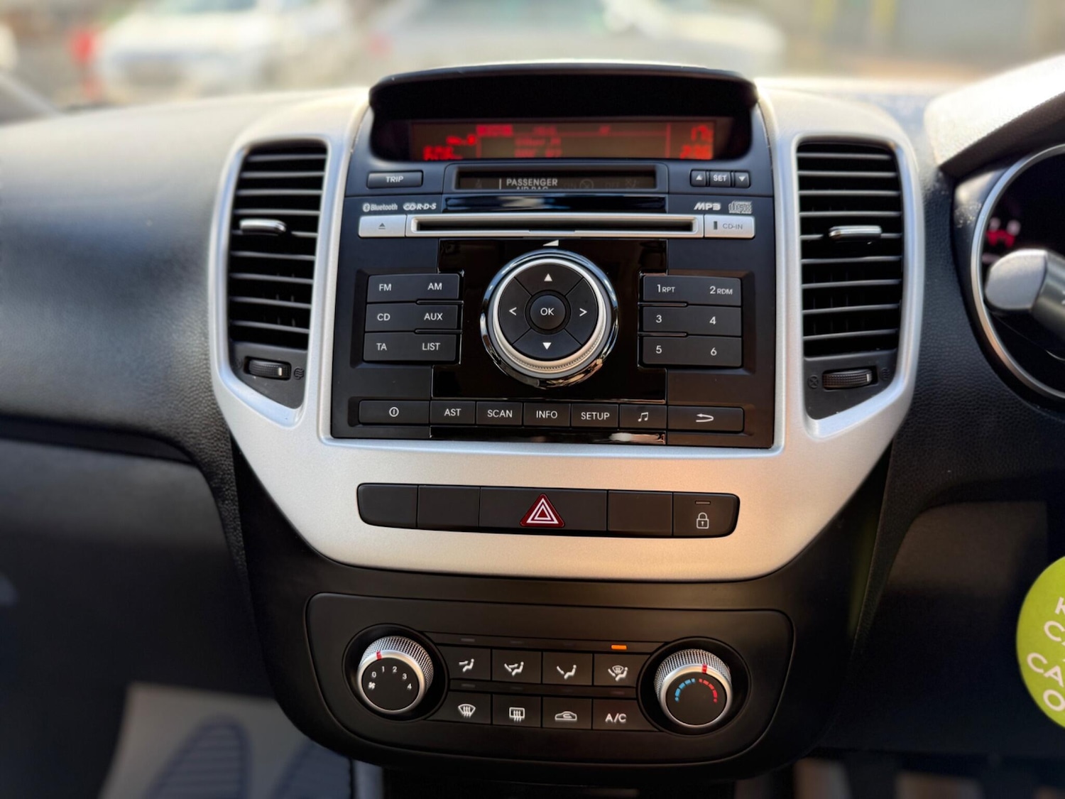 Used Kia Venga 2015 for sale - 75839458: Photo 100