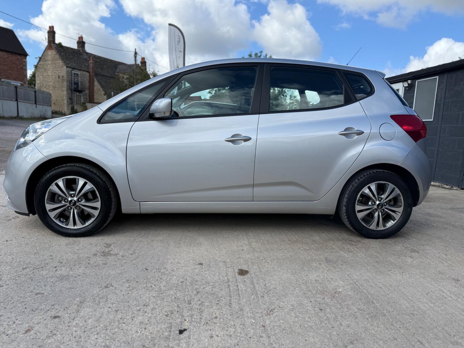 Used Kia Venga 2015 for sale - 75839458: Photo 22