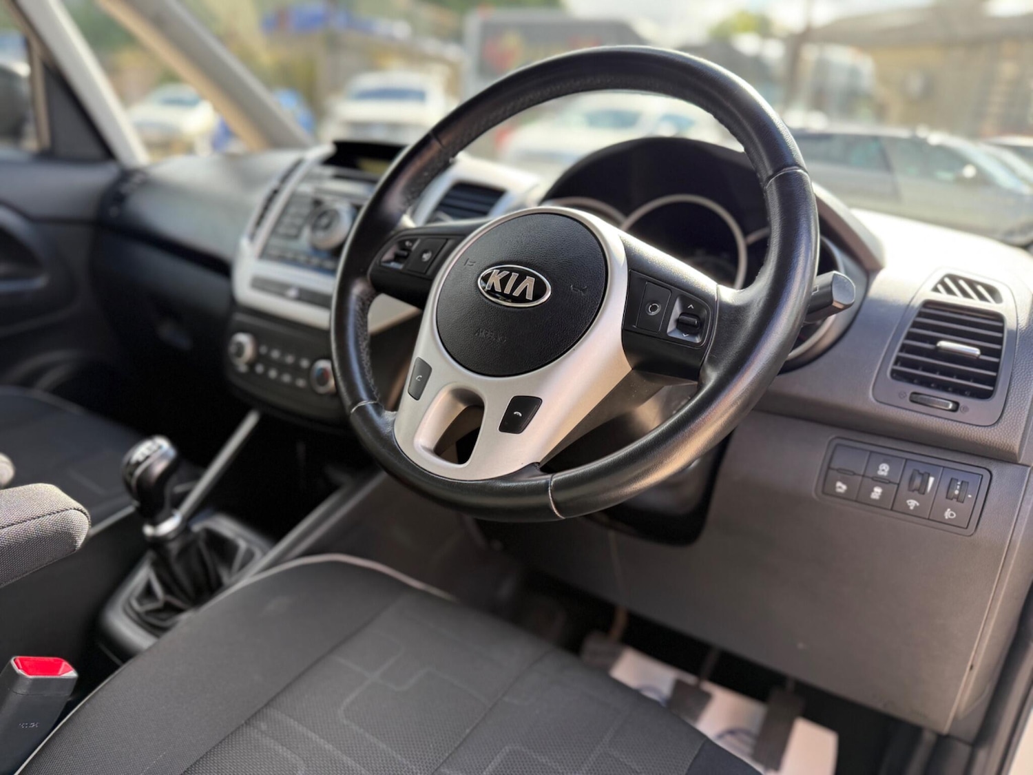 Used Kia Venga 2015 for sale - 75839458: Photo 3