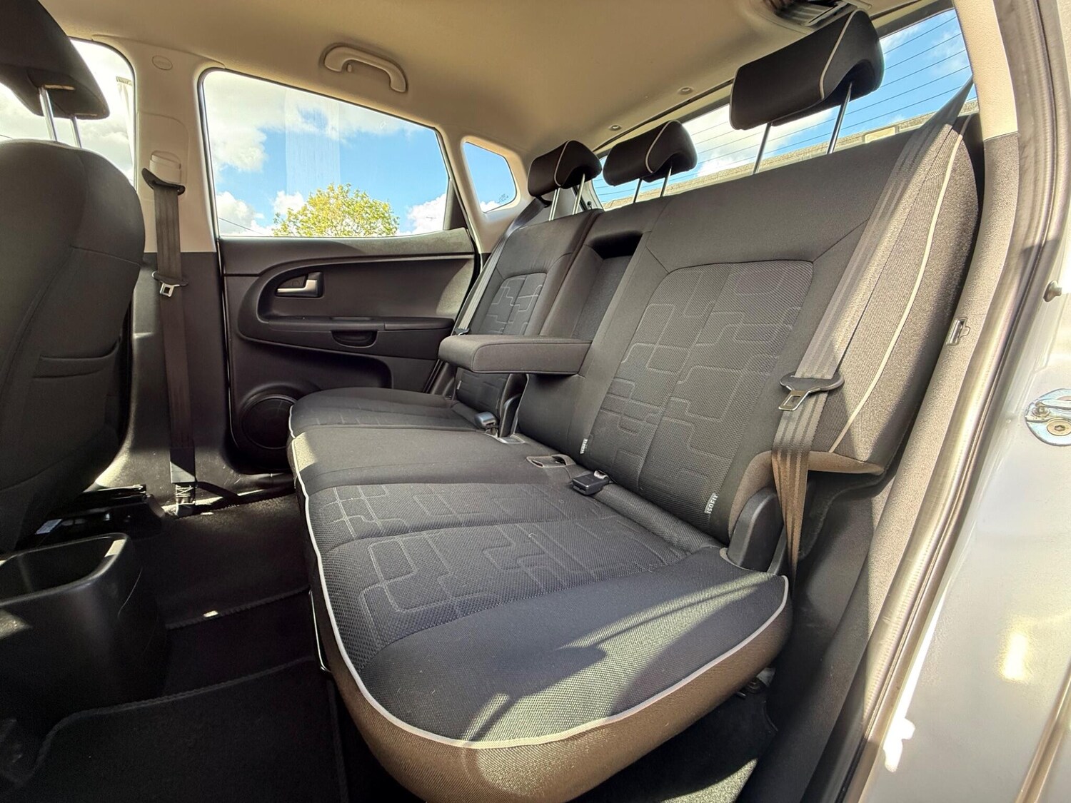Used Kia Venga 2015 for sale - 75839458: Photo 6