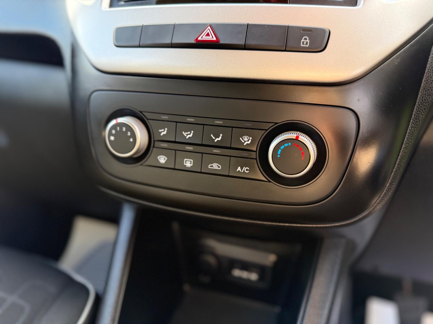Used Kia Venga 2015 for sale - 75839458: Photo 92