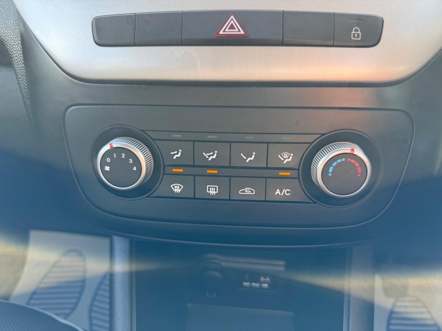 Used Kia Venga 2015 for sale - 75839458: Photo 99