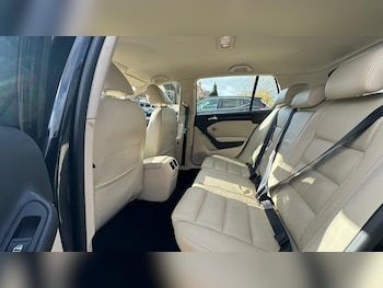 Used Volkswagen Golf 2010 for sale - 76200957: Photo