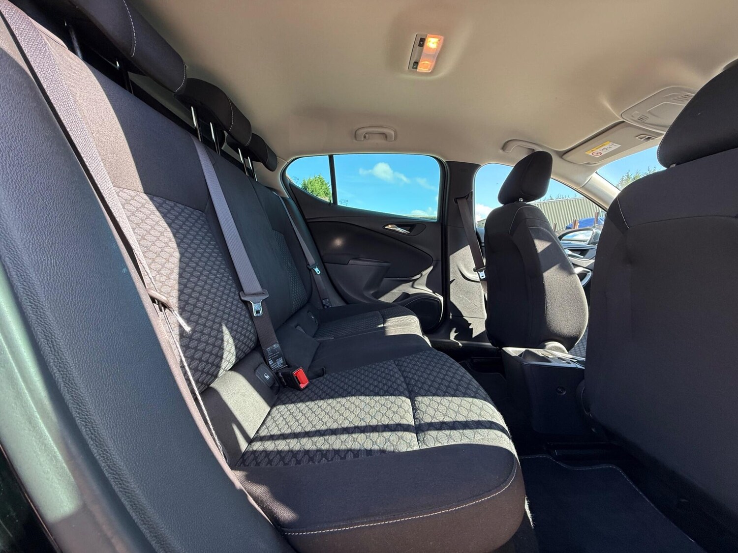 Used Vauxhall Astra 2018 for sale - 76020702: Photo 63