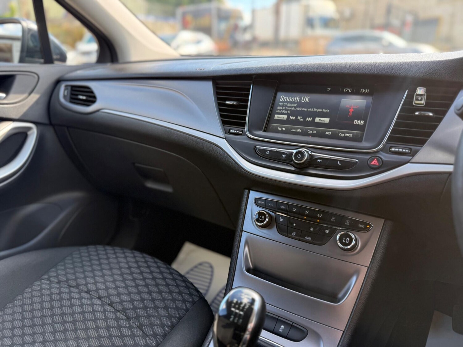 Used Vauxhall Astra 2018 for sale - 76020702: Photo 98