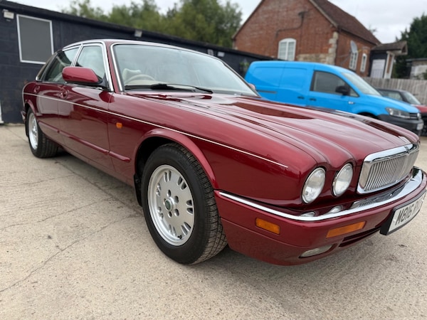 Used Jaguar XJ 1995 for sale - 75623098: Photo 11