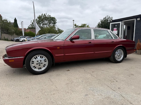 Used Jaguar XJ 1995 for sale - 75623098: Photo 21
