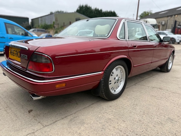 Used Jaguar XJ 1995 for sale - 75623098: Photo 29