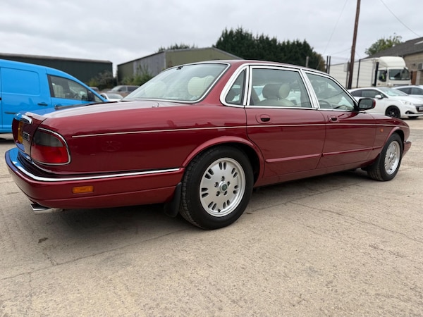 Used Jaguar XJ 1995 for sale - 75623098: Photo 30