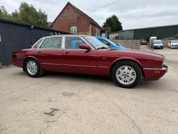 Used Jaguar XJ 1995 for sale - 75623098: Photo 32