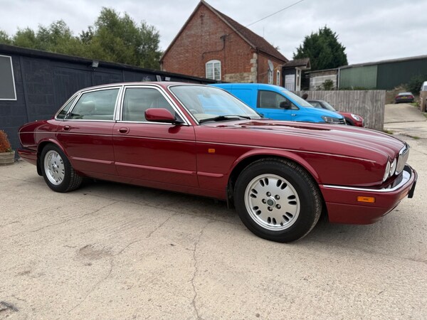Used Jaguar XJ 1995 for sale - 75623098: Photo 35