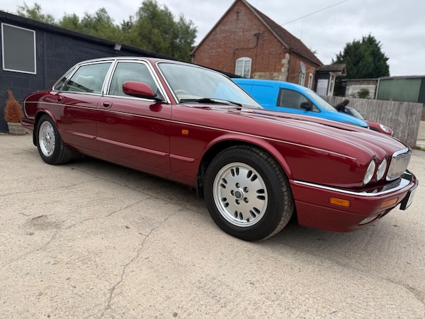 Used Jaguar XJ 1995 for sale - 75623098: Photo 36