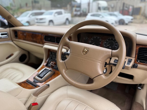 Used Jaguar XJ 1995 for sale - 75623098: Photo 47