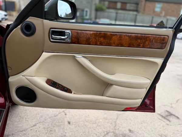 Used Jaguar XJ 1995 for sale - 75623098: Photo 48