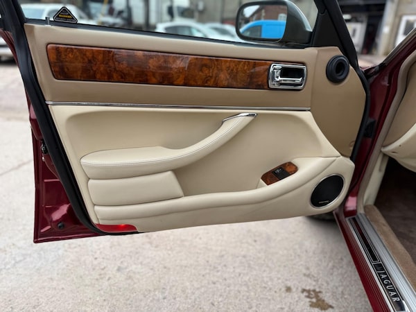 Used Jaguar XJ 1995 for sale - 75623098: Photo 56