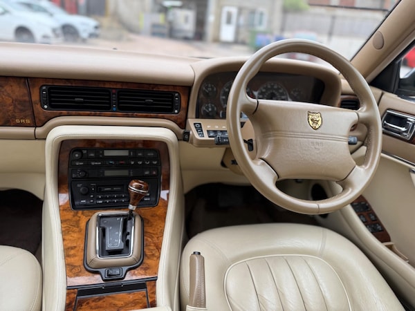 Used Jaguar XJ 1995 for sale - 75623098: Photo 6