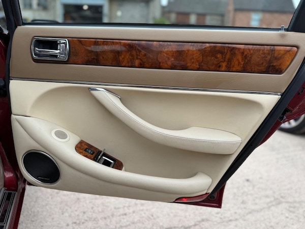 Used Jaguar XJ 1995 for sale - 75623098: Photo 77