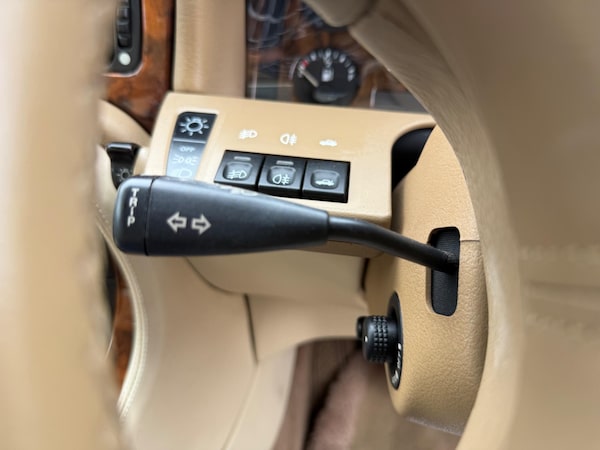Used Jaguar XJ 1995 for sale - 75623098: Photo 85